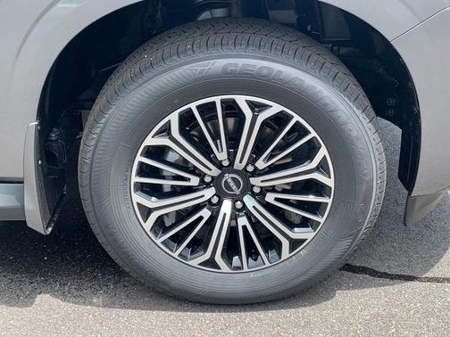 2025 Nissan Armada SL 2WD