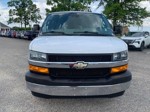 Summit White 2019 Chevrolet Express 3500 LT