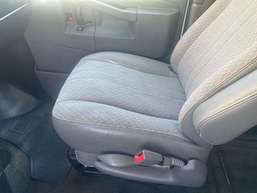 Summit White 2019 Chevrolet Express 3500 LT