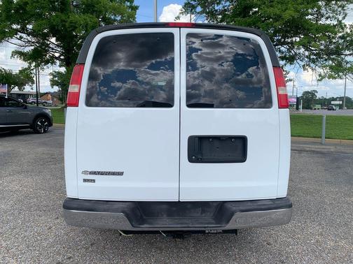 Summit White 2019 Chevrolet Express 3500 LT