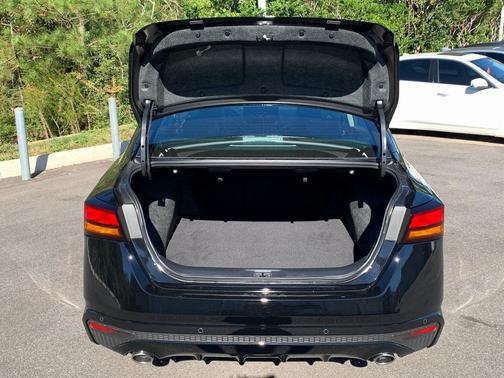 2025 Nissan Altima SR FWD