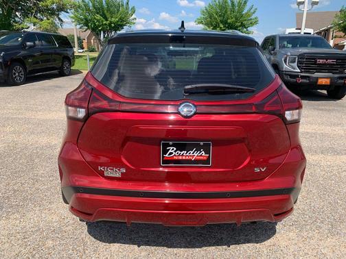 Super Black 2021 Nissan Kicks SV