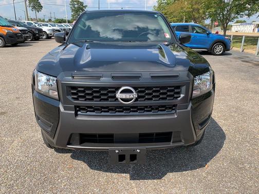 2025 Nissan Frontier S