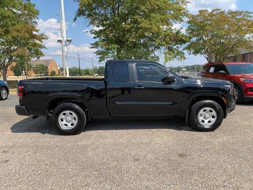 2025 Nissan Frontier S