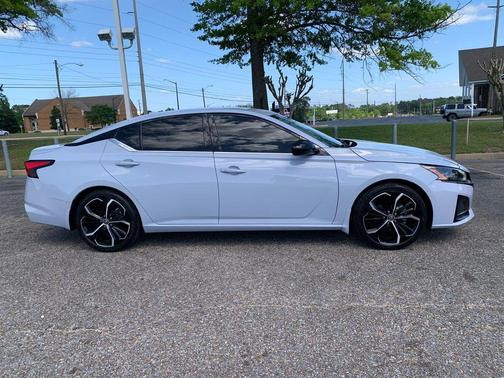 Gray Sky Pearl 2023 Nissan Altima SR FWD