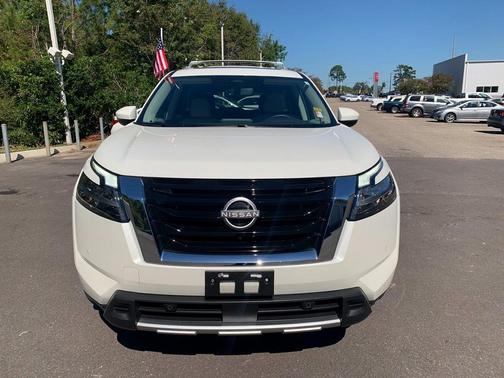 2024 Nissan Pathfinder SL FWD