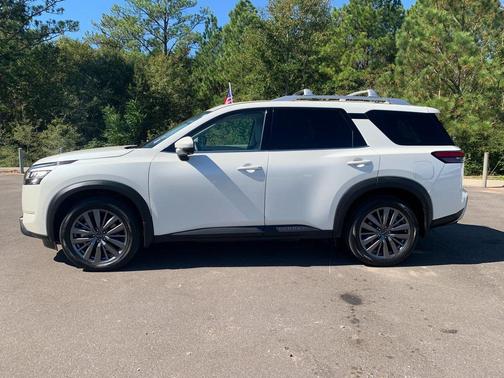 2024 Nissan Pathfinder SL FWD