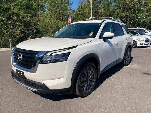 2024 Nissan Pathfinder SL FWD