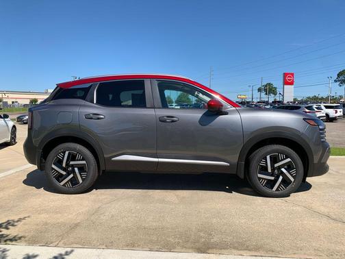 Gun Metallic/Scarlet Ember Tintcoat 2026 Nissan Kicks SV