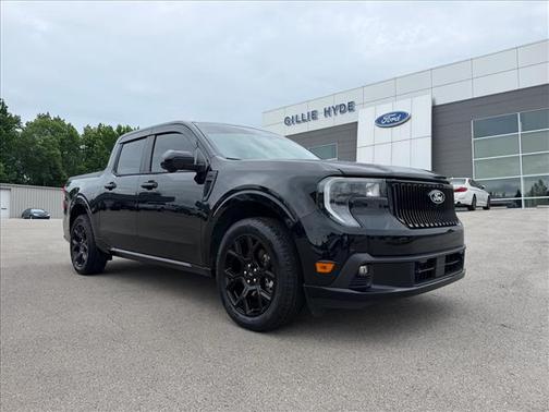 Shadow Black 2025 Ford Maverick Lobo High