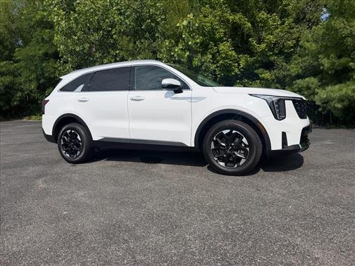 Glacial White Pearl 2024 Kia Sorento S