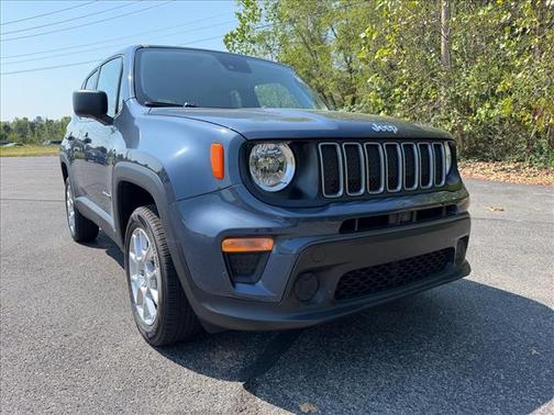 Slate Blue Pearlcoat 2023 Jeep Renegade Latitude