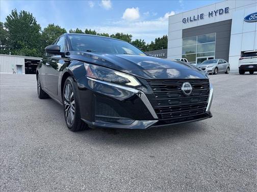Black 2024 Nissan Altima 2.5 SV
