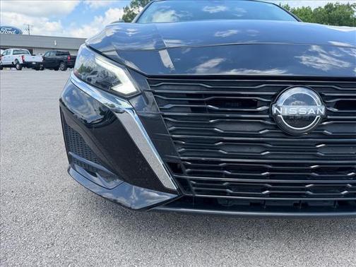 Black 2024 Nissan Altima 2.5 SV