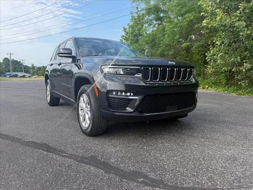 Brown 2023 Jeep Grand Cherokee Limited