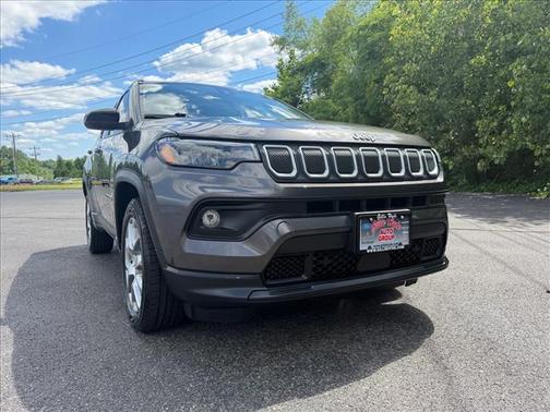 Granite Crystal Clearcoat Metallic 2022 Jeep Compass Latitude Lux