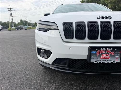 Bright White Clearcoat 2023 Jeep Cherokee Altitude Lux