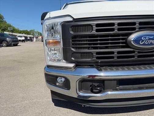 Oxford White 2024 Ford F-350 XL