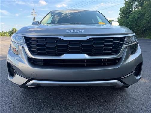 Steel Gray 2023 Kia Seltos LX