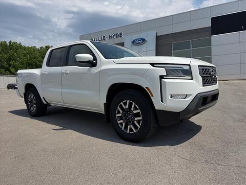 Glacier White 2024 Nissan Frontier SL