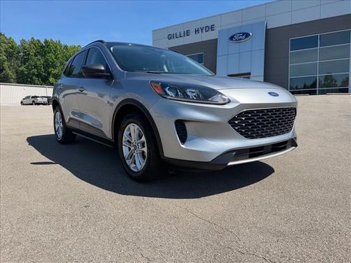 Iconic Silver Metallic 2022 Ford Escape SE