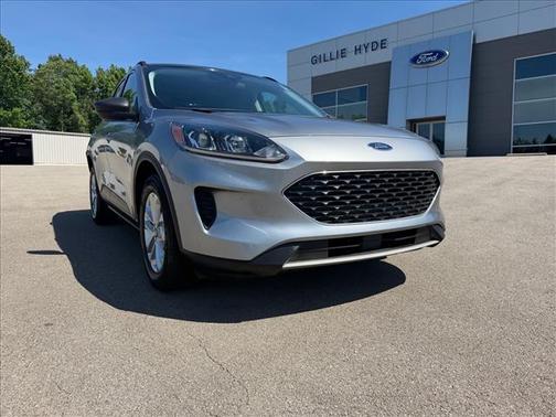 Iconic Silver Metallic 2022 Ford Escape SE