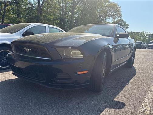 Black 2013 Ford Mustang V6