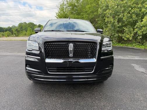 Black 2024 Lincoln Navigator Reserve