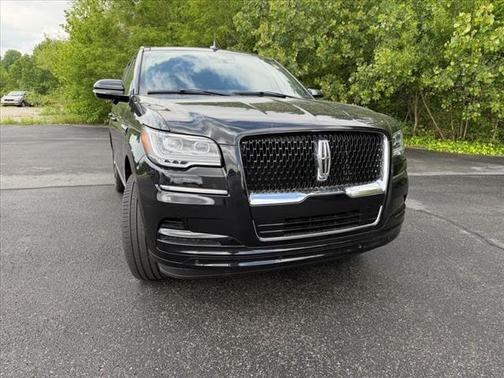 Black 2024 Lincoln Navigator Reserve