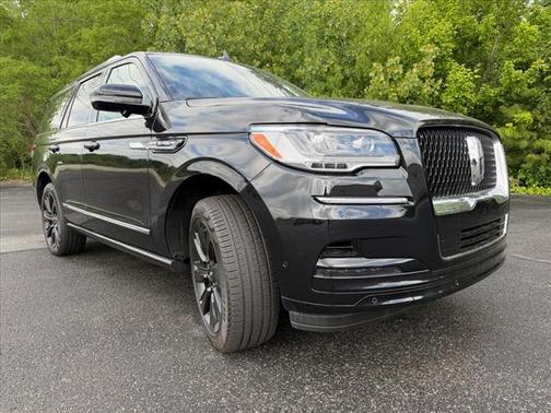 Black 2024 Lincoln Navigator Reserve