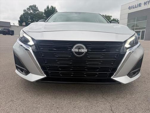 Brilliant Silver Metallic 2024 Nissan Altima 2.5 SV