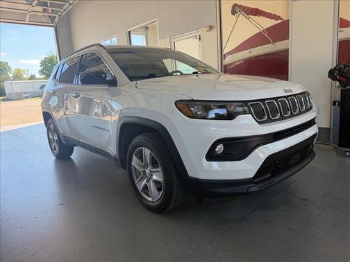 Bright White Clearcoat 2022 Jeep Compass Latitude