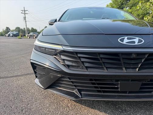 Abyss Black Pearl 2024 Hyundai ELANTRA Limited