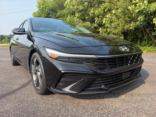 Abyss Black Pearl 2024 Hyundai ELANTRA Limited