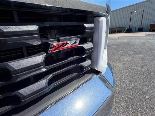 Summit White 2023 Chevrolet Silverado 2500 LT