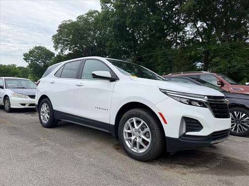 Summit White 2023 Chevrolet Equinox 2LT