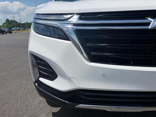 Summit White 2023 Chevrolet Equinox 2LT