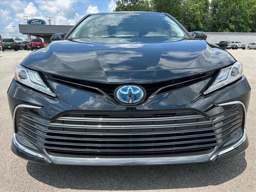 2022 Toyota Camry Hybrid XLE