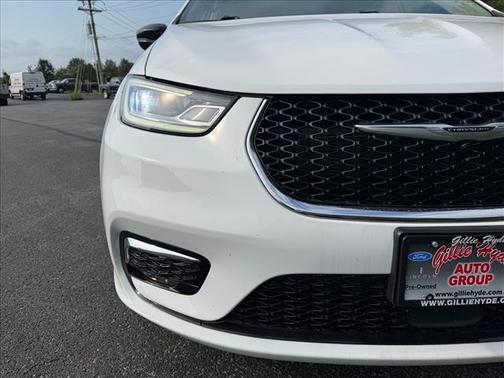 Bright White Clearcoat 2024 Chrysler Pacifica Touring-L