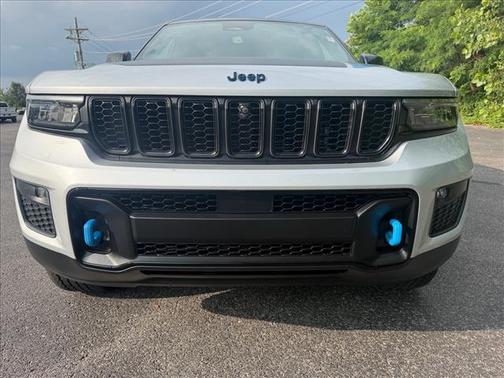 Silver Zynith 2023 Jeep Grand Cherokee 4xe Trailhawk