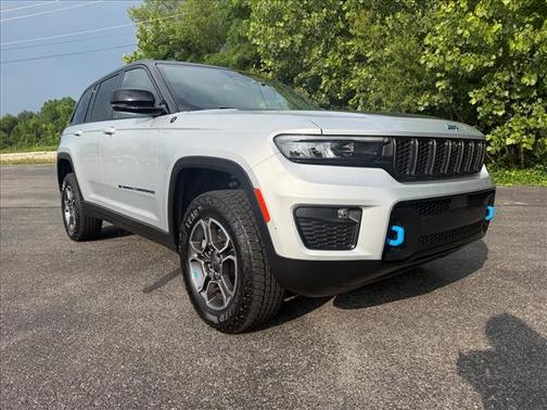 Silver Zynith 2023 Jeep Grand Cherokee 4xe Trailhawk