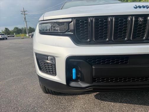 Silver Zynith 2023 Jeep Grand Cherokee 4xe Trailhawk