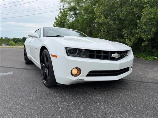 Summit White 2011 Chevrolet Camaro 2LT