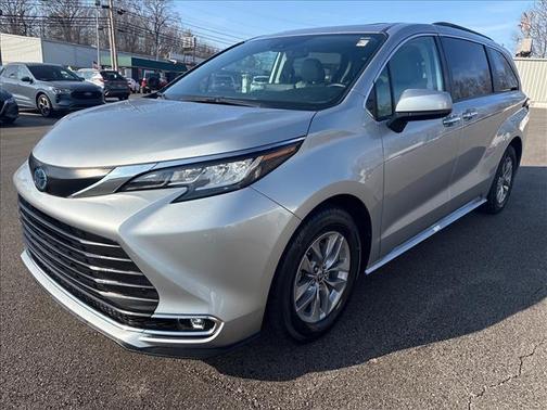 2023 Toyota Sienna XLE