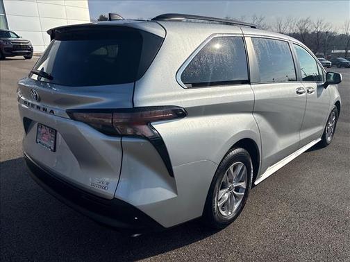 2023 Toyota Sienna XLE