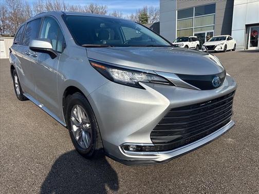 2023 Toyota Sienna XLE