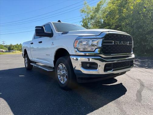 Bright White Clearcoat 2024 RAM 2500 Big Horn