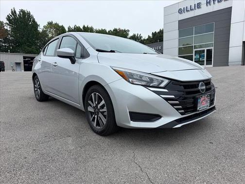 Brilliant Silver Metallic 2025 Nissan Versa 1.6 SV