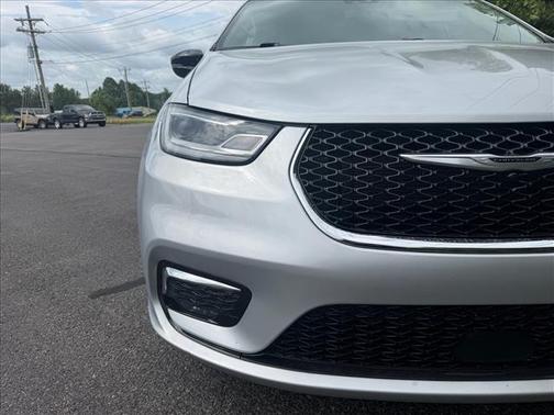 Silver Mist Clearcoat 2024 Chrysler Pacifica Touring-L
