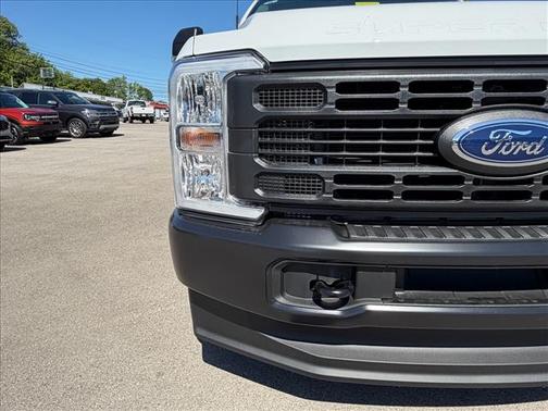 Oxford White 2026 Ford F-350 XL